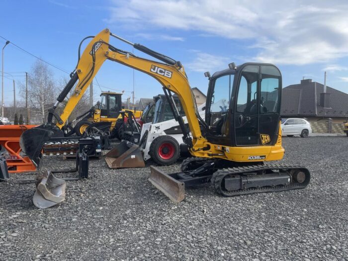JCB 8035 ZTS + 3 GODETS.