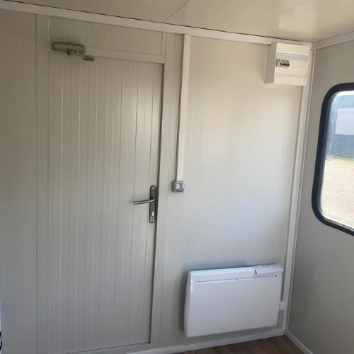 Conteneur de poste de garde 2,70 m x 2,20 m