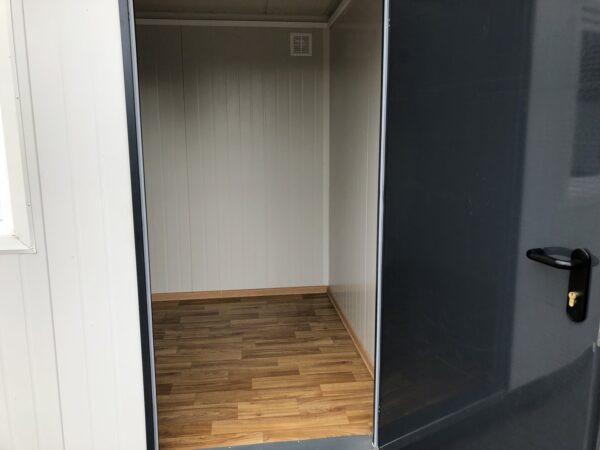 Conteneur aménagé en bureau de 4×2,20 m