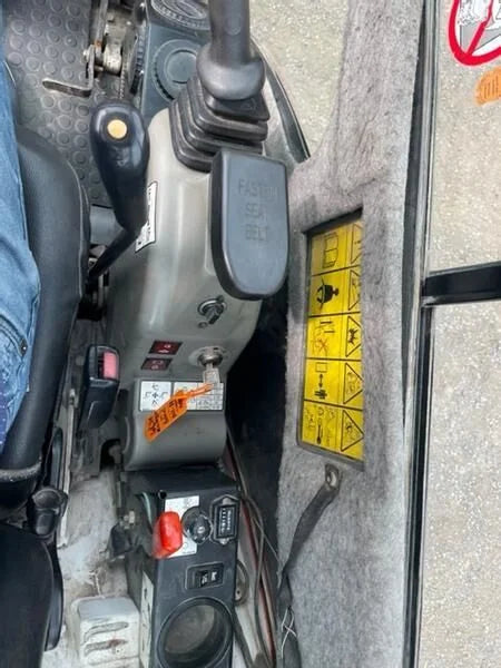 BOBCAT E16, 1,5T + 3 GODETS