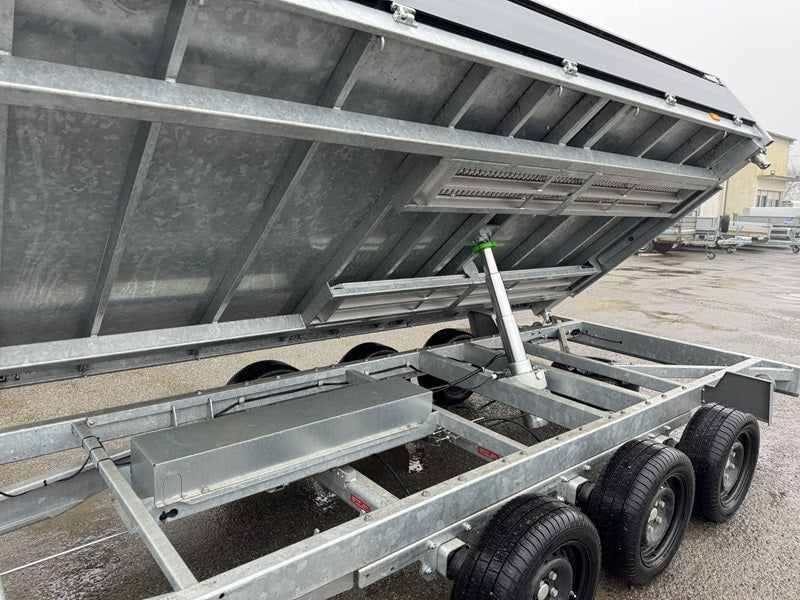 Remorque à trois bennes 3x1800 kg 3,5 t