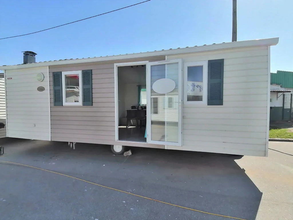Mobil-home Trigano T2 ( 1000 cm x 370 cm )
