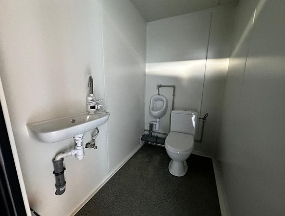 Conteneur Sanitaire 2 Cabines (243 × 174 × 246 cm) – Double WC Autonome pour Chantiers et Événements