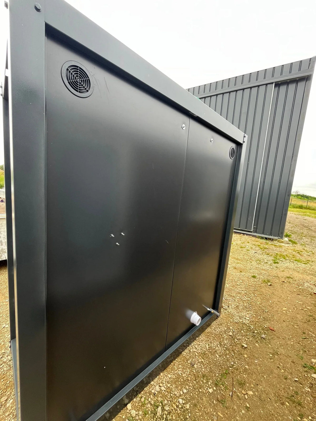 Conteneur sanitaire WC + Lavabo + Douche connectable Gris