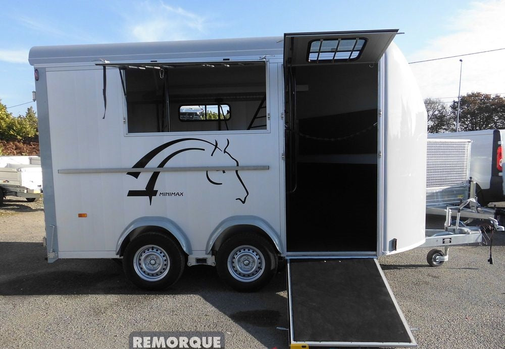 van à chevaux maxi 3 diagonal cheval liberte 3 places 2 essieux