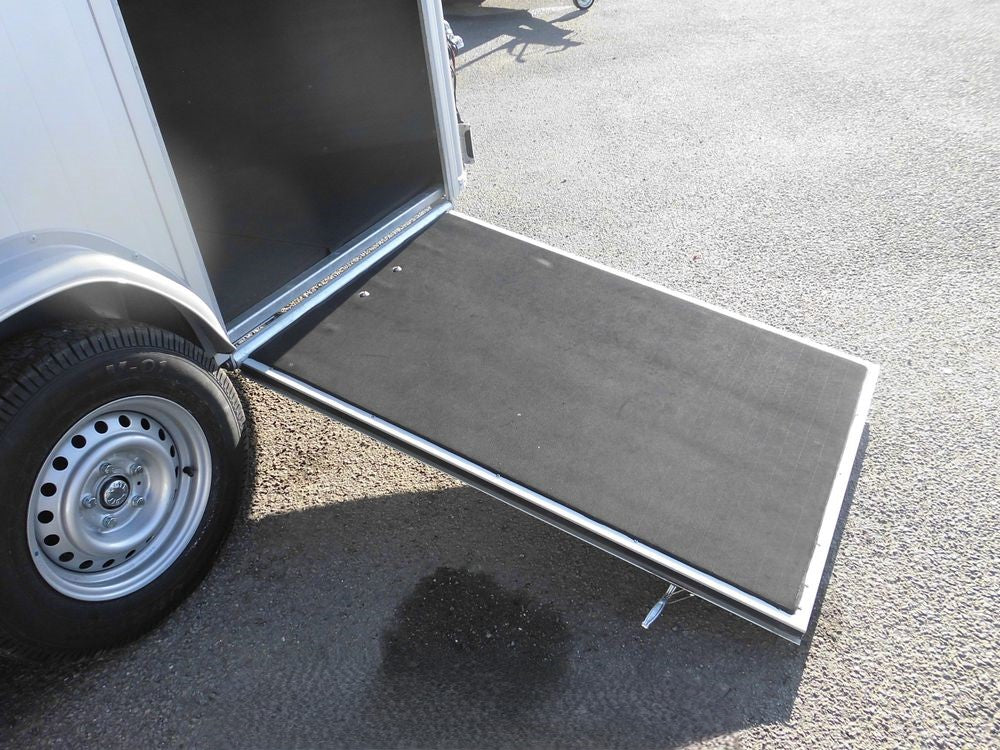 Van à chevaux MAXI 3 – 2 essieux PTAC 3000 Kg
