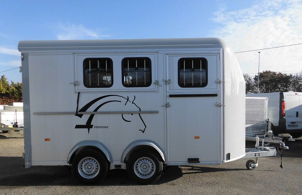 van à chevaux maxi 3 diagonal cheval liberte 3 places 2 essieux