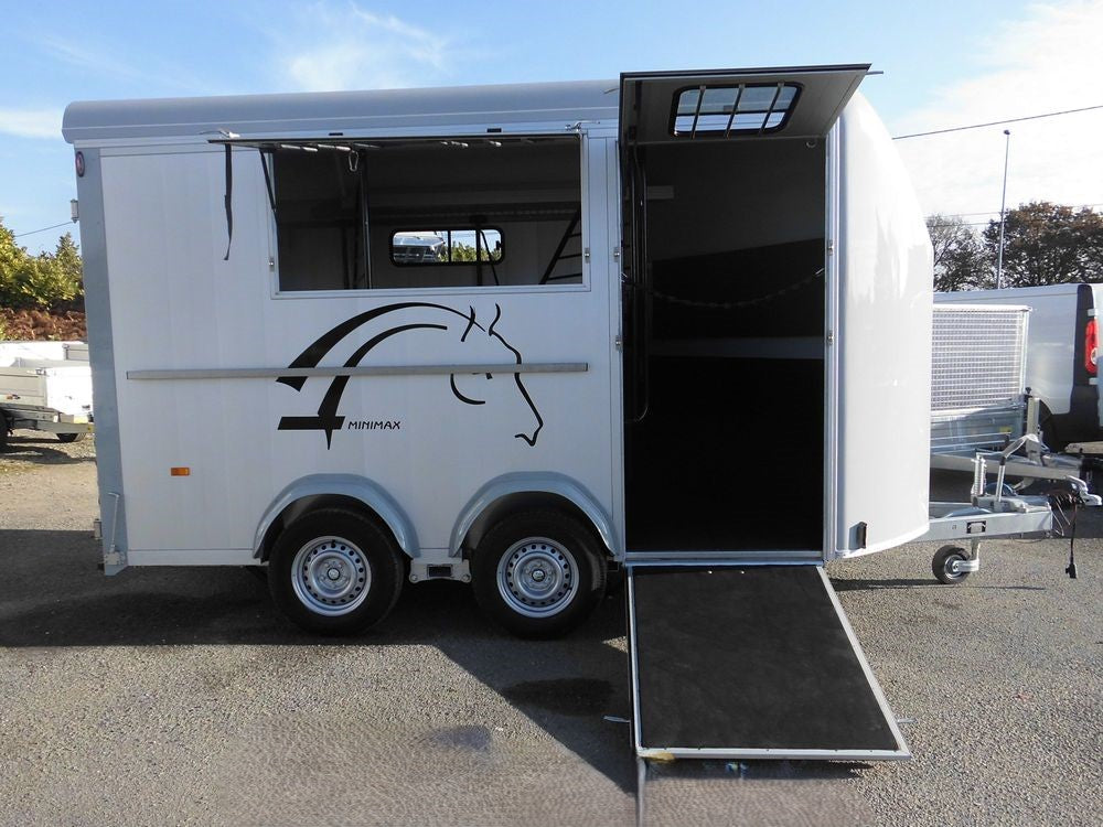 Van à chevaux MAXI 3 – 2 essieux PTAC 3000 Kg