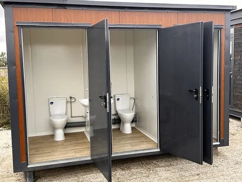 Conteneur Sanitaire Type Pavillon avec Triple Cabine