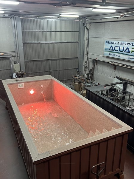 Conteneur piscine de 4m x 1,5 m