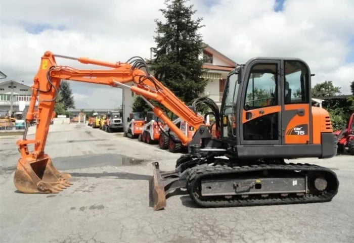 DOOSAN DX 75, 2010 + 3 GODETS
