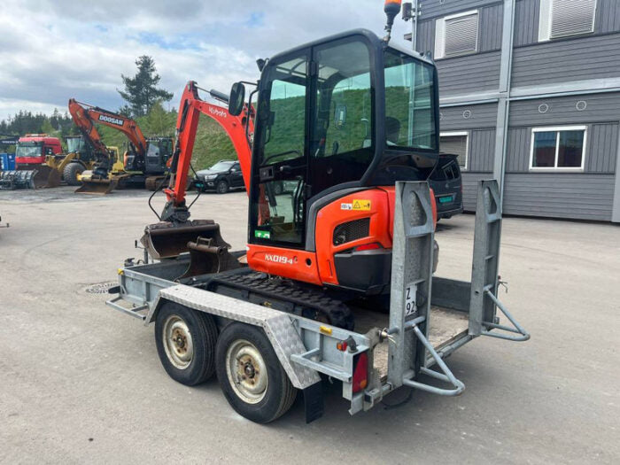 Kubota KX 019-4 + 3 Godets + Remorque