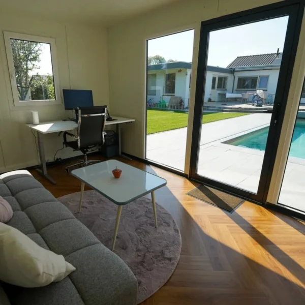 Abri de jardin rénové de 12 m² – Finition bois et anthracite