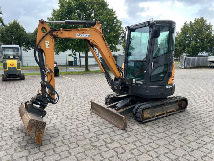 CASE CX26C + 3 GODETS + REMORQUE