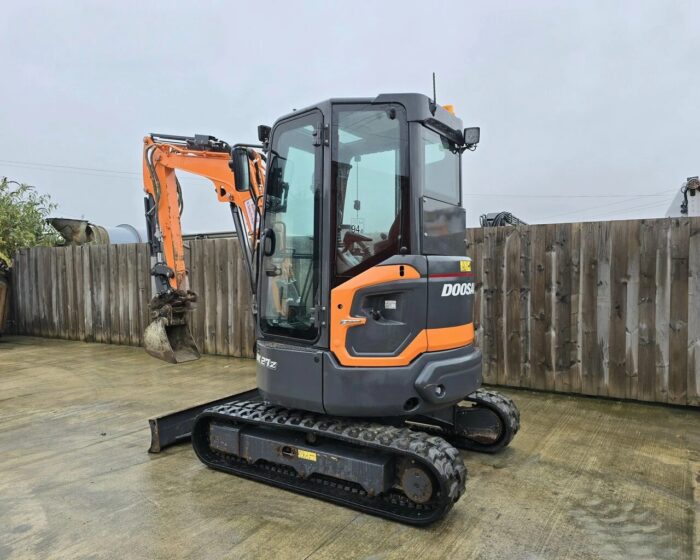 Doosan DX27Z – 7 + 3 GODETS