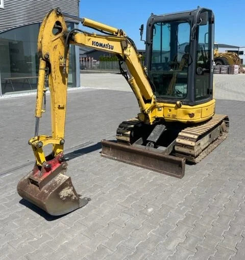 KOMATSU PC 26 MR-3, 2,8T + 3 GODETS