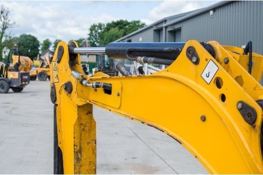 JCB 8016+ 3 GODETS
