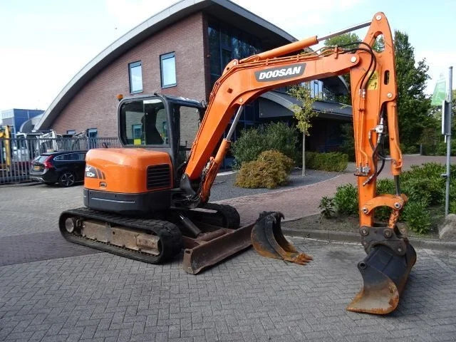 DOOSAN DX60R, 2013 + 3 GODETS