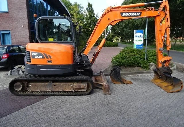 DOOSAN DX60R, 2013 + 3 GODETS