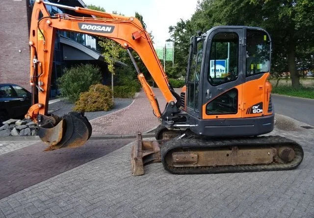 DOOSAN DX60R, 2013 + 3 GODETS