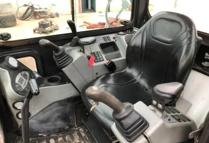 BOBCAT E25-EM, 2,44T, + 3 GODETS