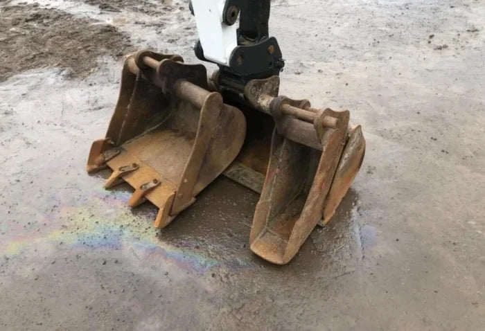 BOBCAT E25-EM, 2,44T, + 3 GODETS