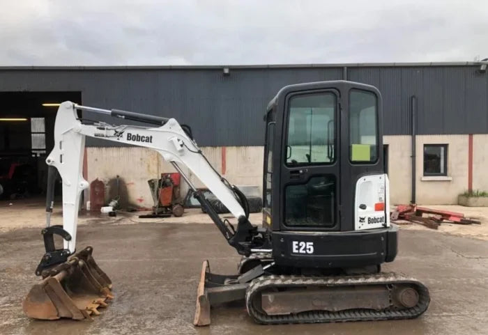 BOBCAT E25-EM, 2,44T, + 3 GODETS